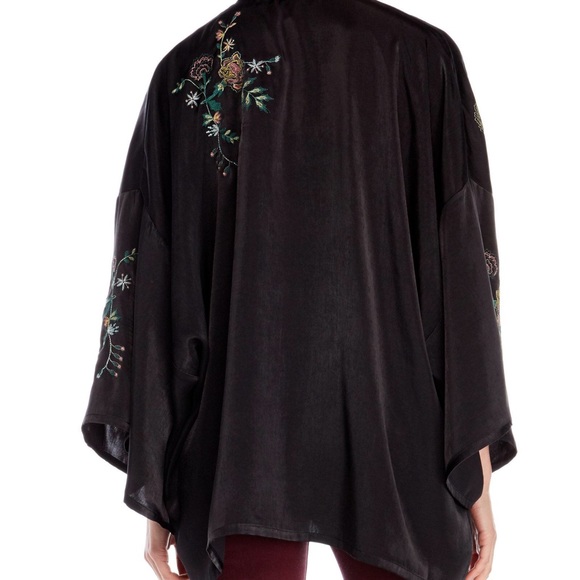 Romeo + Juliet Embroidered Floral Kimono Jacket - Picture 3 of 6